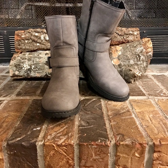 best sandals for working on feet all day